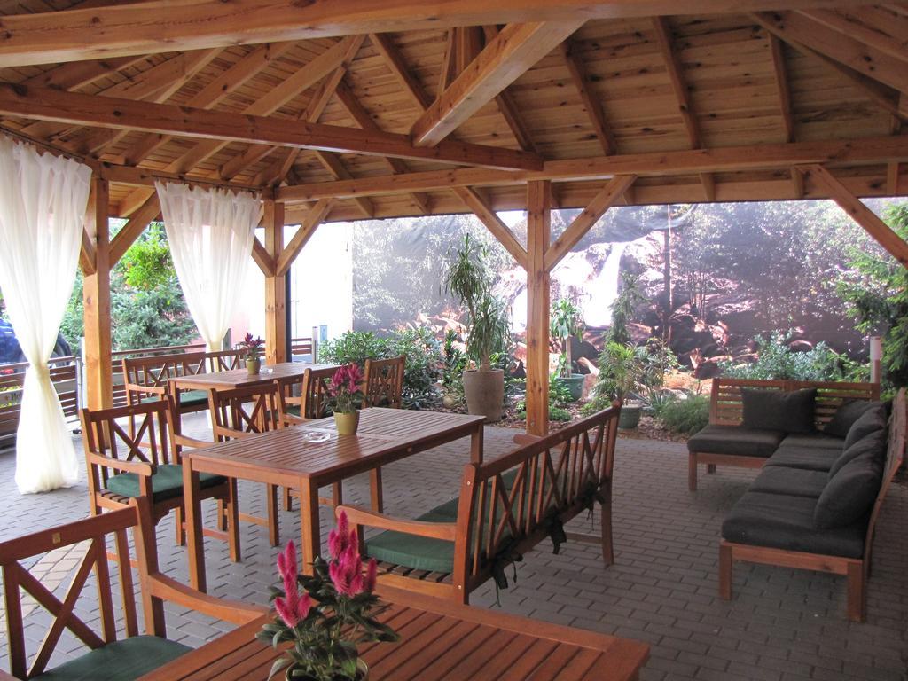 Aviator Hotel Restauracja & Spa Pabianice Ngoại thất bức ảnh