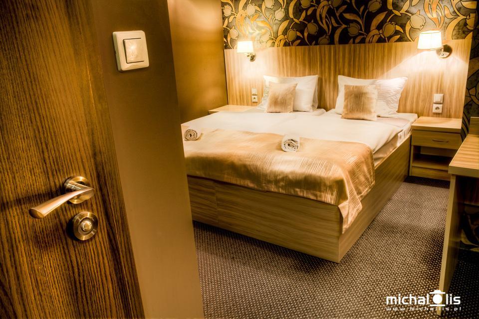 Aviator Hotel Restauracja & Spa Pabianice Ngoại thất bức ảnh