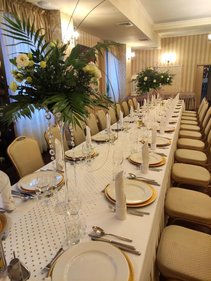 Aviator Hotel Restauracja & Spa Pabianice Ngoại thất bức ảnh