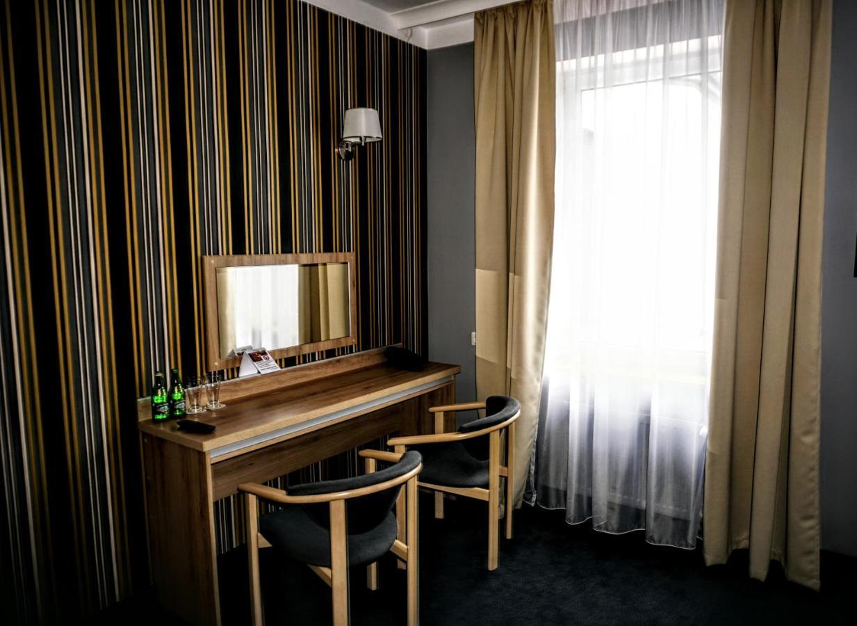 Aviator Hotel Restauracja & Spa Pabianice Ngoại thất bức ảnh