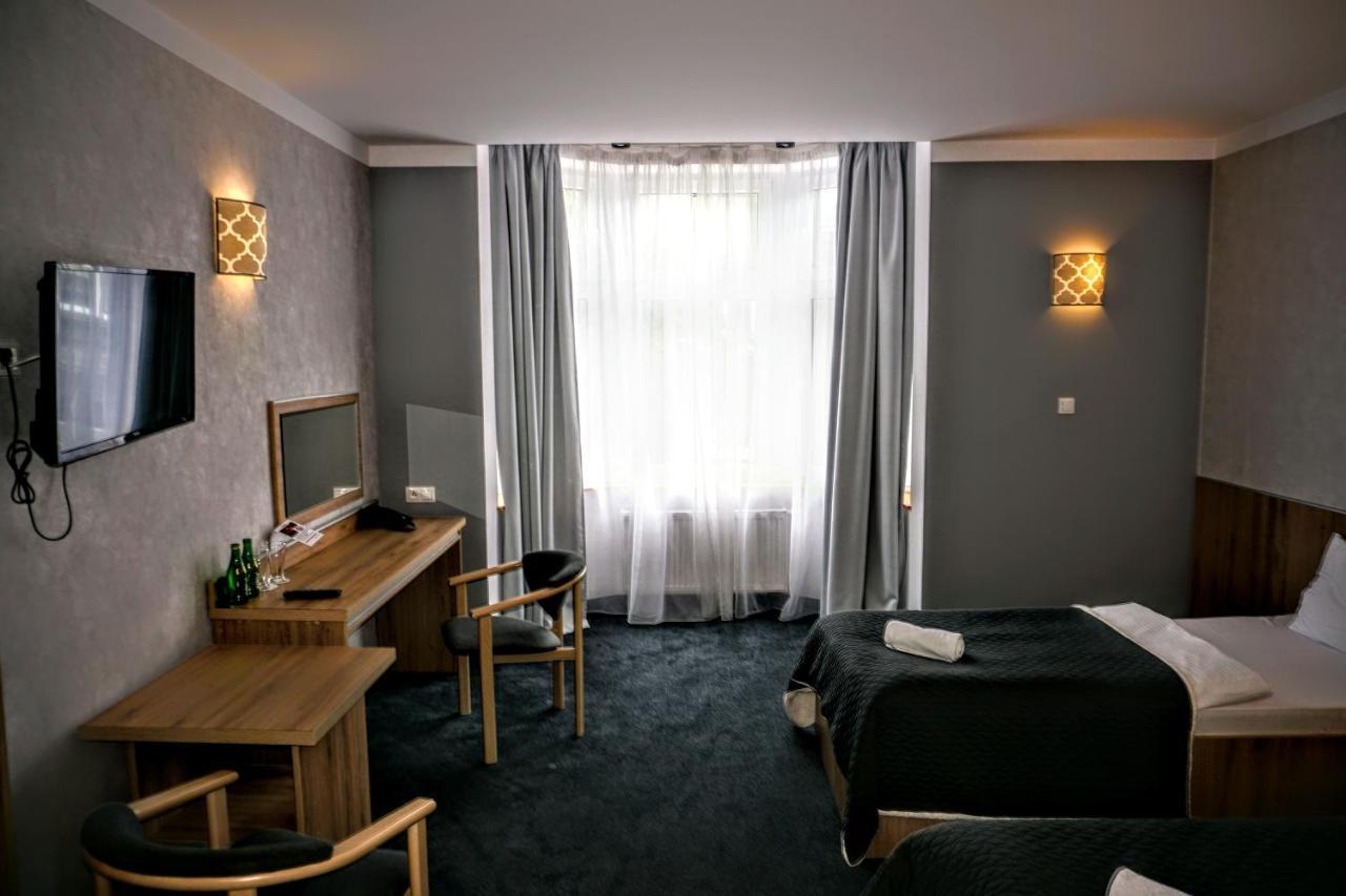 Aviator Hotel Restauracja & Spa Pabianice Ngoại thất bức ảnh