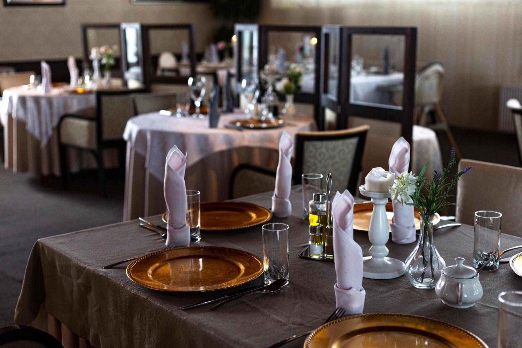 Aviator Hotel Restauracja & Spa Pabianice Ngoại thất bức ảnh