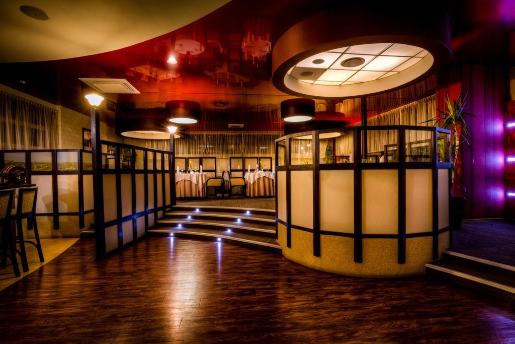 Aviator Hotel Restauracja & Spa Pabianice Ngoại thất bức ảnh