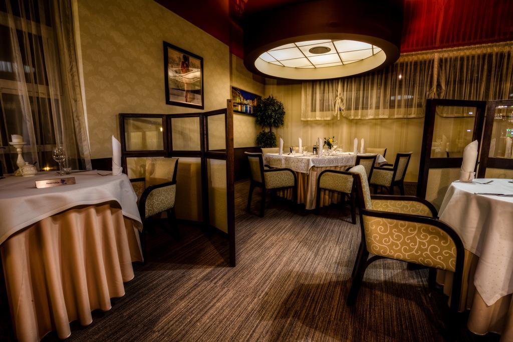Aviator Hotel Restauracja & Spa Pabianice Ngoại thất bức ảnh