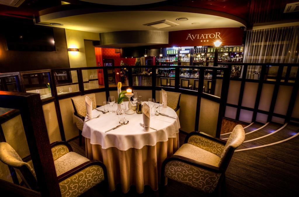 Aviator Hotel Restauracja & Spa Pabianice Ngoại thất bức ảnh