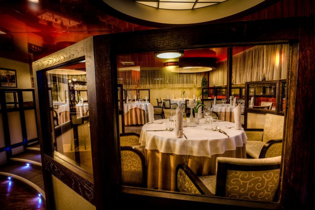 Aviator Hotel Restauracja & Spa Pabianice Ngoại thất bức ảnh