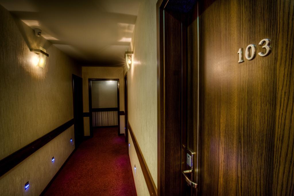 Aviator Hotel Restauracja & Spa Pabianice Ngoại thất bức ảnh