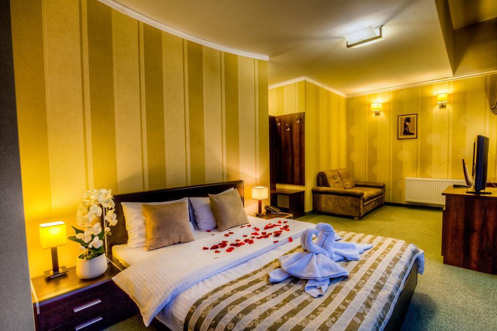 Aviator Hotel Restauracja & Spa Pabianice Ngoại thất bức ảnh