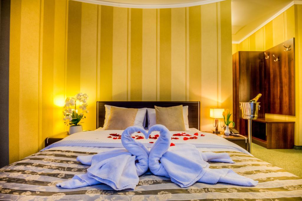 Aviator Hotel Restauracja & Spa Pabianice Ngoại thất bức ảnh