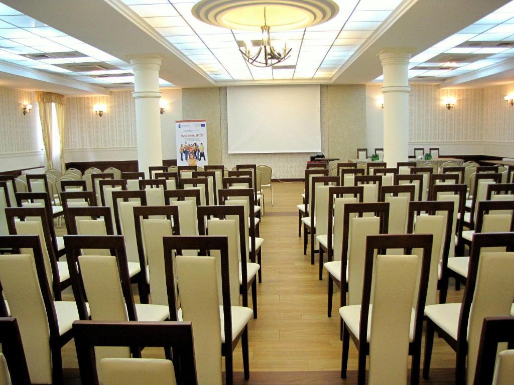 Aviator Hotel Restauracja & Spa Pabianice Ngoại thất bức ảnh