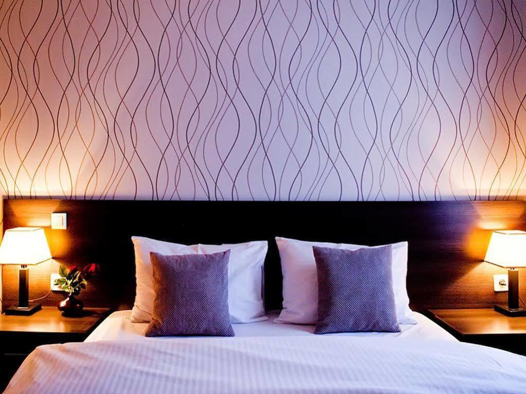 Aviator Hotel Restauracja & Spa Pabianice Ngoại thất bức ảnh