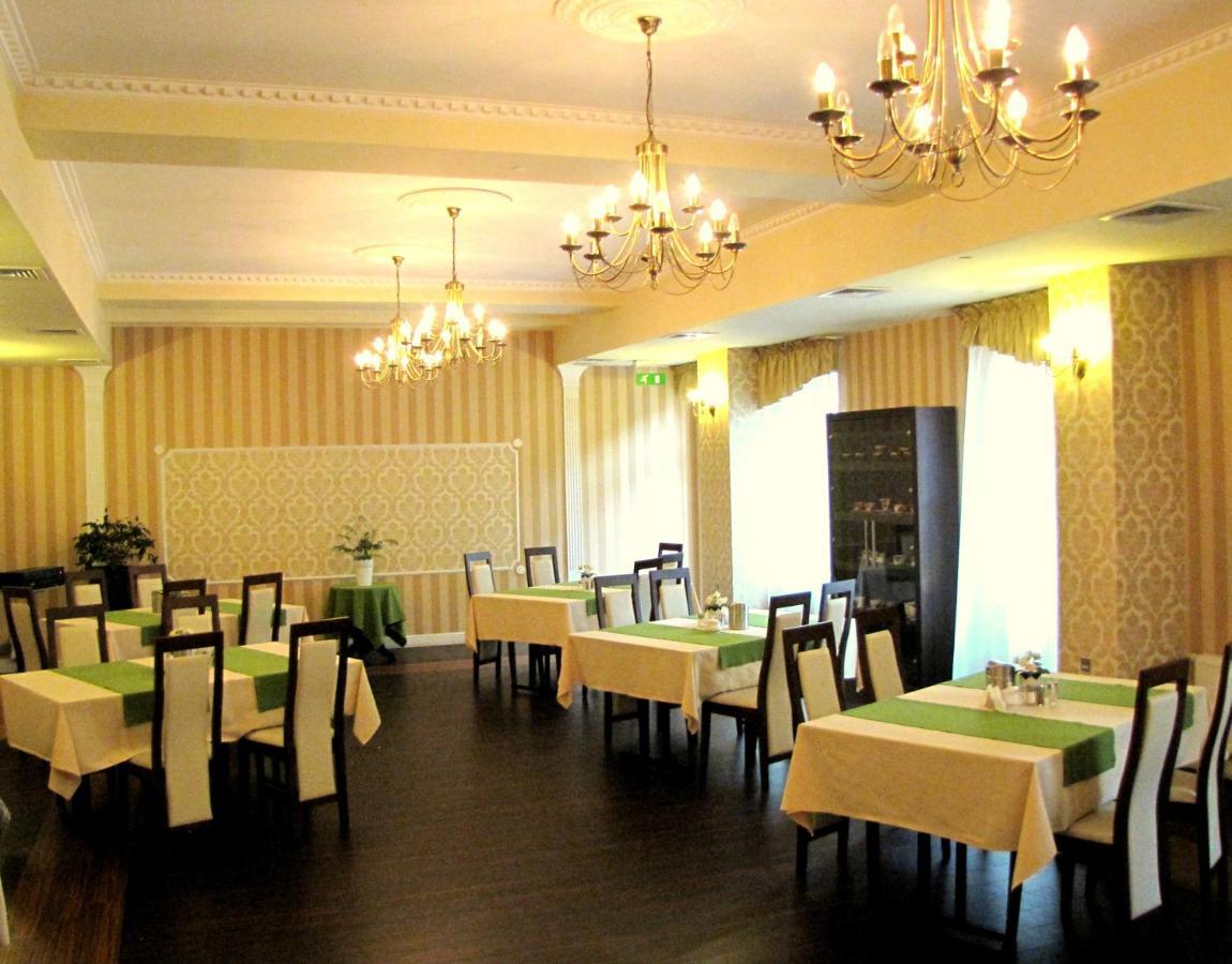 Aviator Hotel Restauracja & Spa Pabianice Ngoại thất bức ảnh